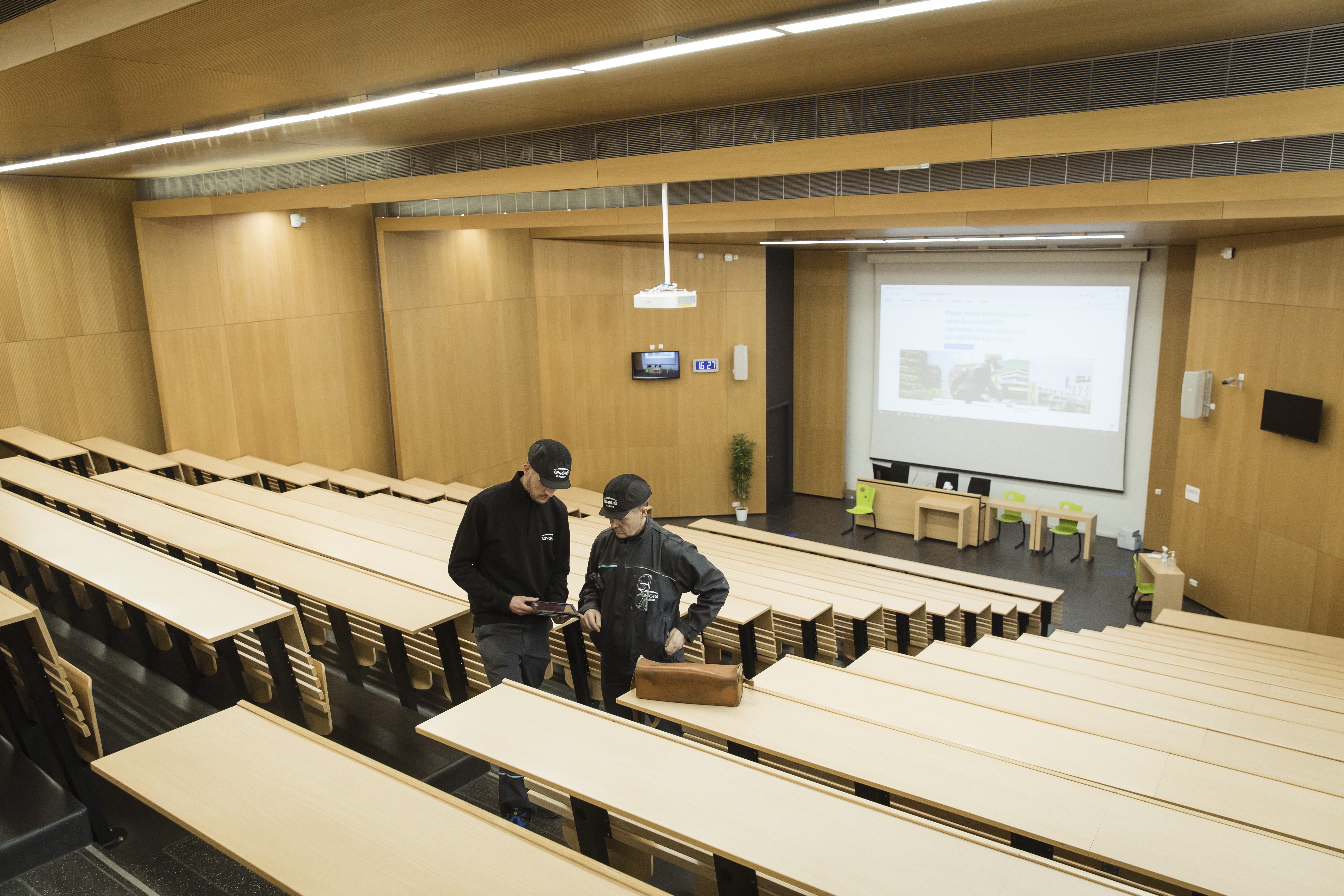 Photo_Collaborateurs_Digital_Confort_Espace-de-travail
