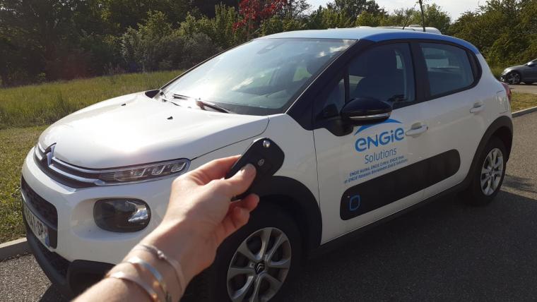 main qui tien clé voiture ENGIE Solutions